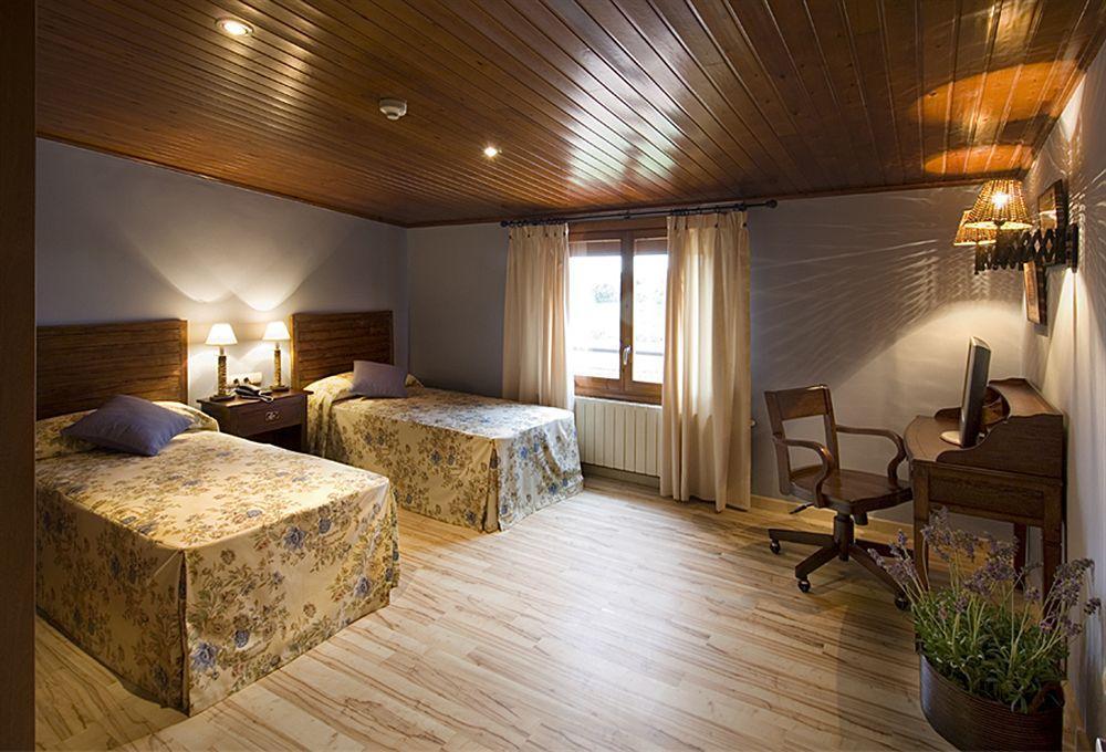 Hotel H Con Encanto Binéfar エクステリア 写真