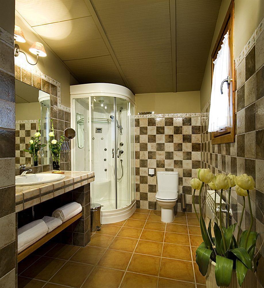 Hotel H Con Encanto Binéfar エクステリア 写真